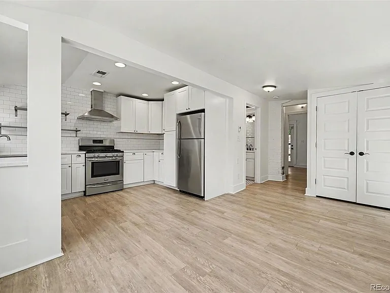 2061 S Pearl St — Photo 7