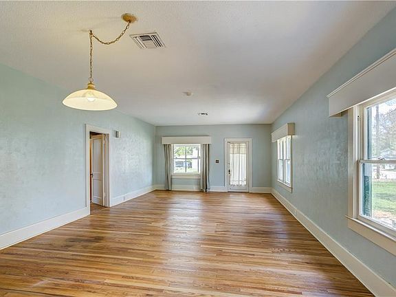 5th image of 230 Palm Ave