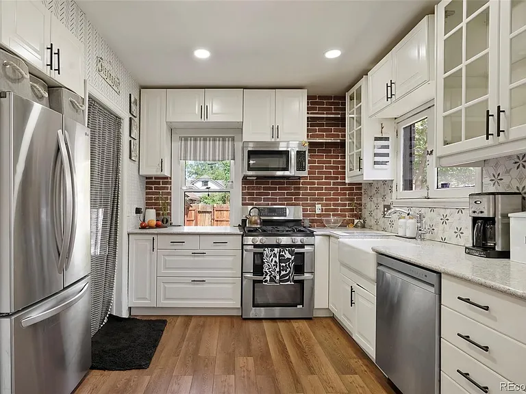 2810 Dahlia St — Photo 8