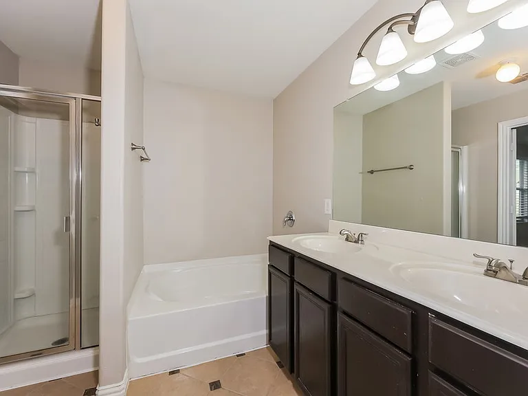 573 Creekbend St — Photo 11