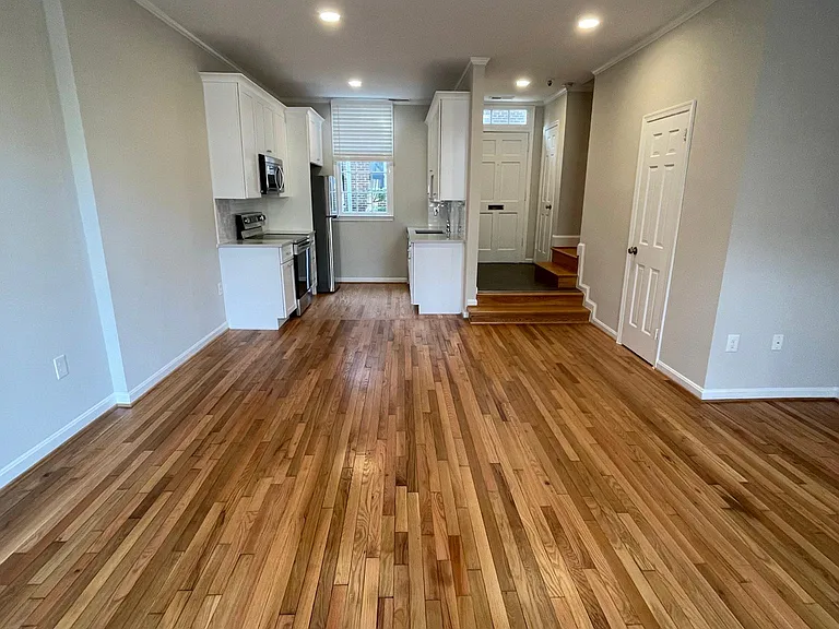 213 S Union St — Photo 4