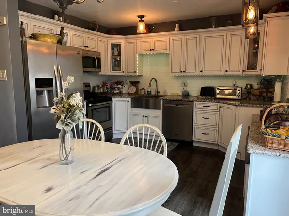303 Walnut Ridge Est, Pottstown, PA 19464