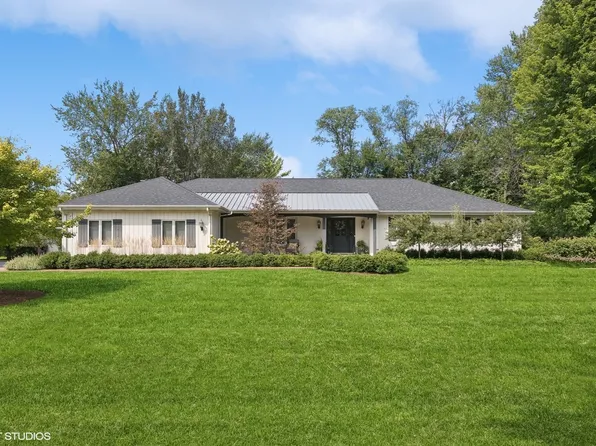 464 Richmond Ln, Crystal Lake, IL 60014