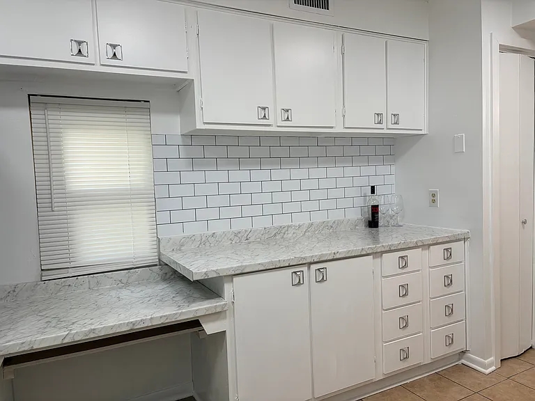 11 Royalgate Dr #11 — Photo 4