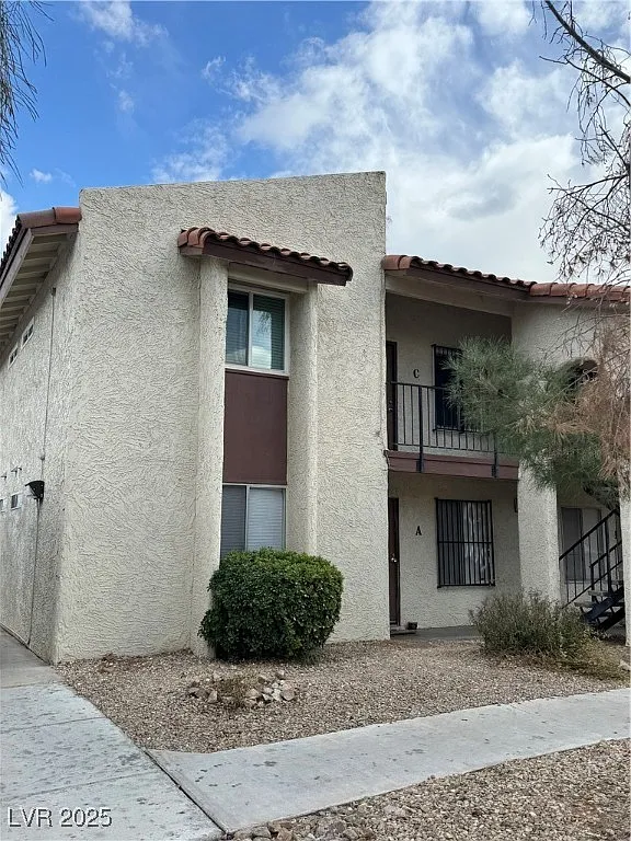 Building Photo - 4470 Rich Dr #C