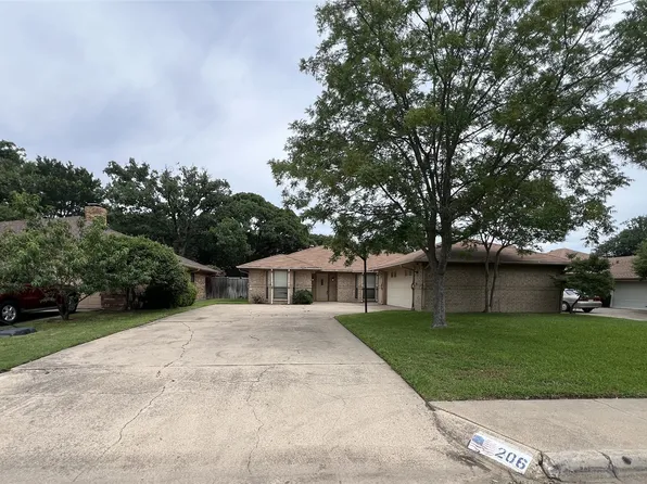 206 Oakhaven Dr, Grand Prairie, TX 75050