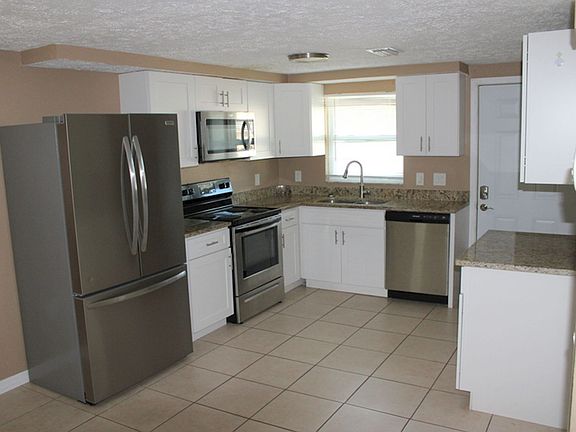 3rd image of 7138 Bellaire Ter