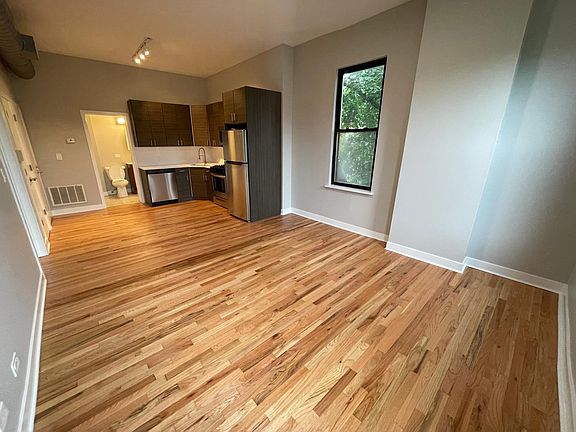 2nd image of 2333 W North Ave #2R