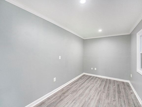 4th image of 1290 Hunter Rd