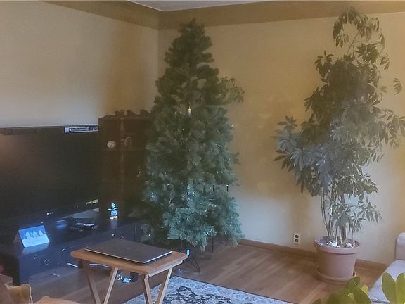 5th image of 17701 Harland Ave