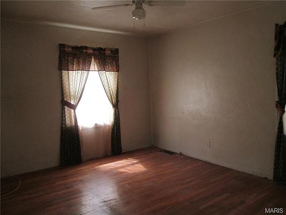 5th image of 10215 Saint Arthur Ln
