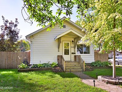 1523 6th Ave N, Grand Forks, ND, 58203