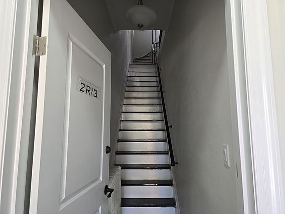 4th image of 228 Saint Marks Pl APT 2R