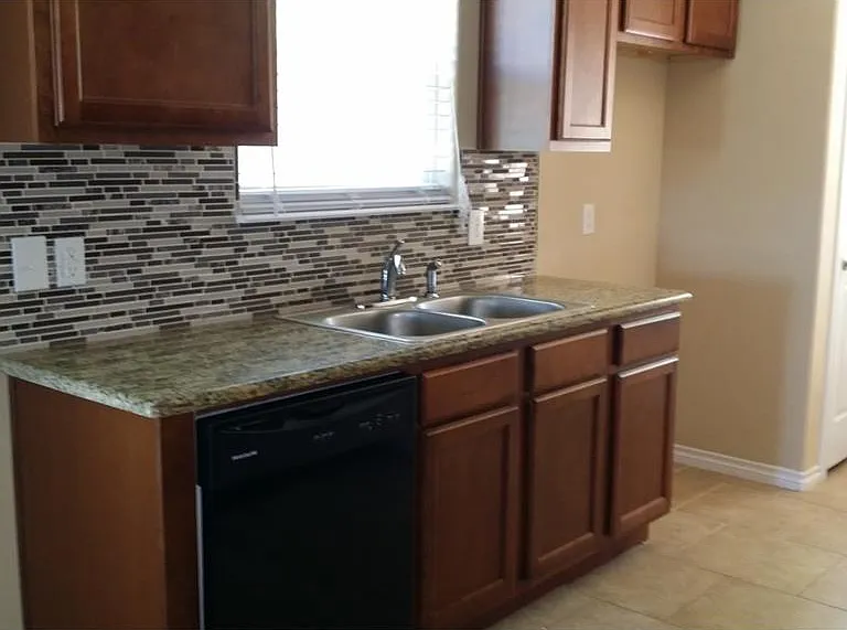 925 Parkplace Rdg — Photo 3