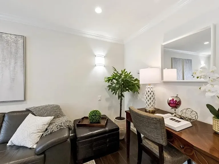 1223 Bonanza Ave #11 — Photo 3