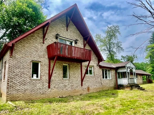 133 Dairy Ln, Ellwood City, PA 16117