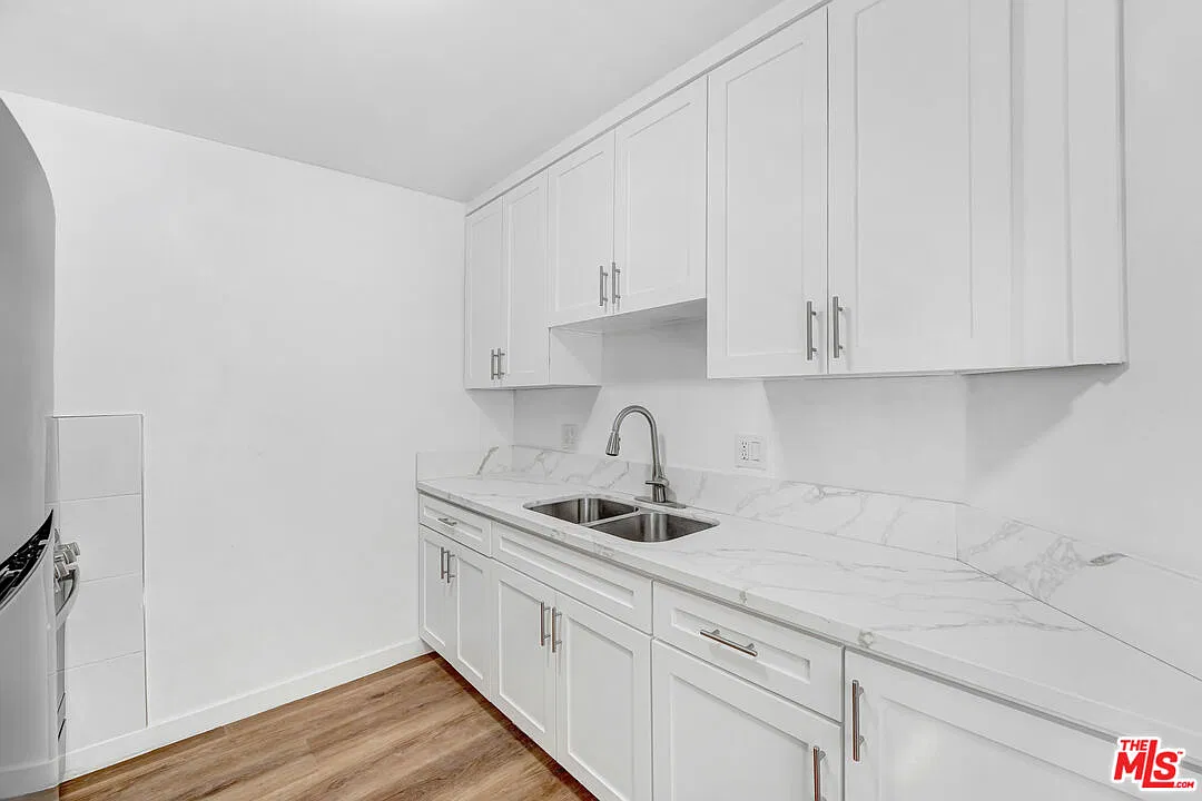 3 bed, 2.0 bath, 1100 sqft, $3,600 — Photo 4