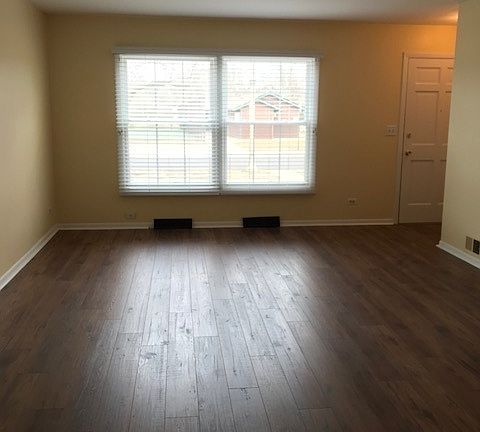 3rd image of 865 Country Club Dr APT C