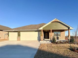 11921 NW 120th St, Yukon, OK 73099