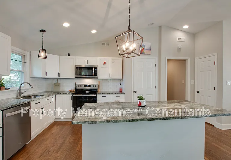805 Rison Ave NE — Photo 14