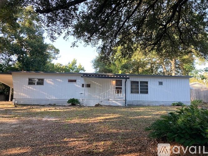 1st image of 1041 Camelia Dr