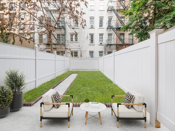 323 E 90th St, New York, NY