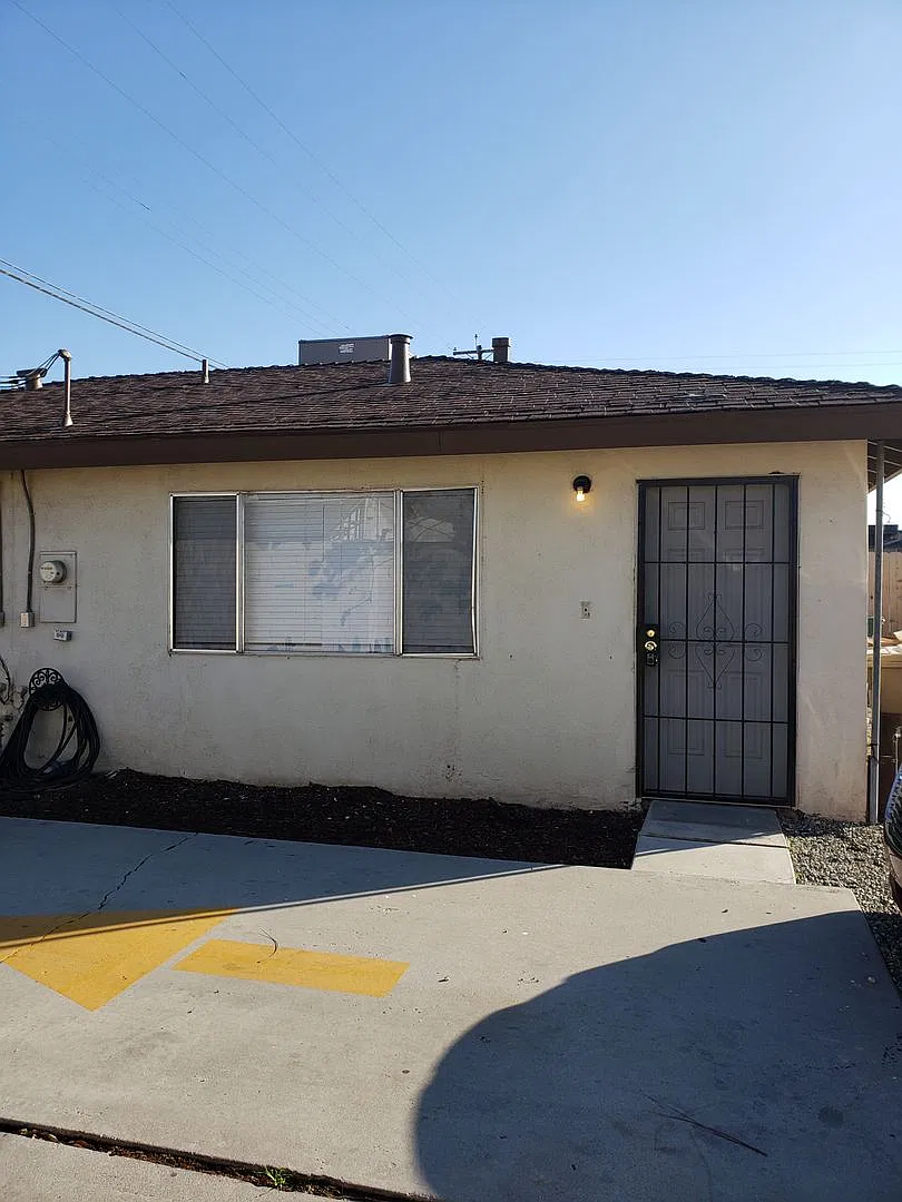 Rosedale duplex — Photo 2