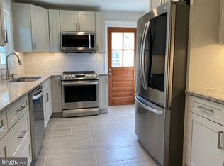 510 Blue Ridge Ave NE, Leesburg, VA 20176