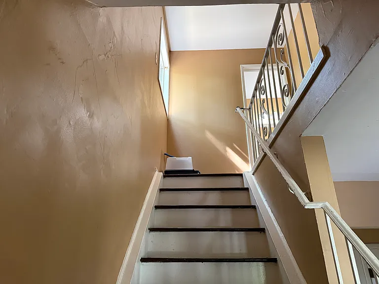 Chestnut St — Photo 14