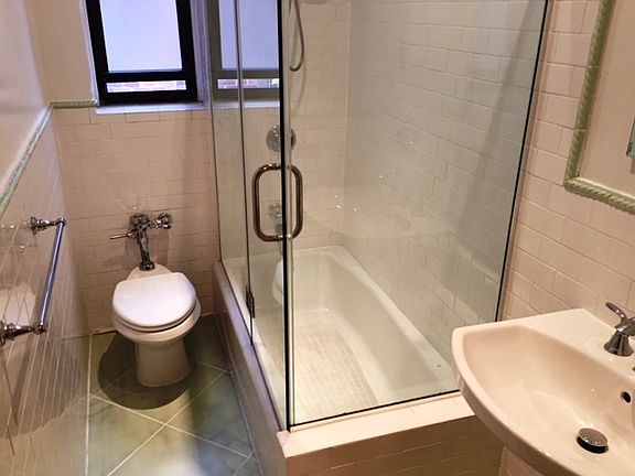 5th image of 303 E 37th St APT 4G