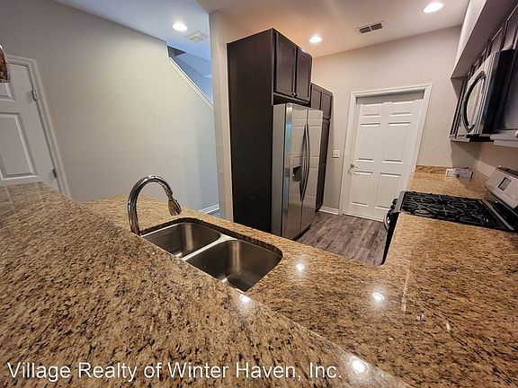 5th image of 417 Maclandon Ct
