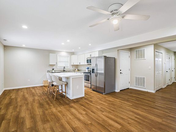 4th image of 2511 Chesapeake St