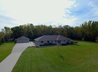 W6355 Rickey Ln, Greenville, WI 54942
