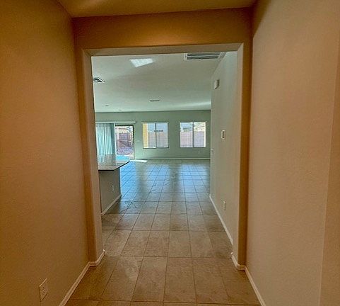 3rd image of 2926 N Coronado Dr