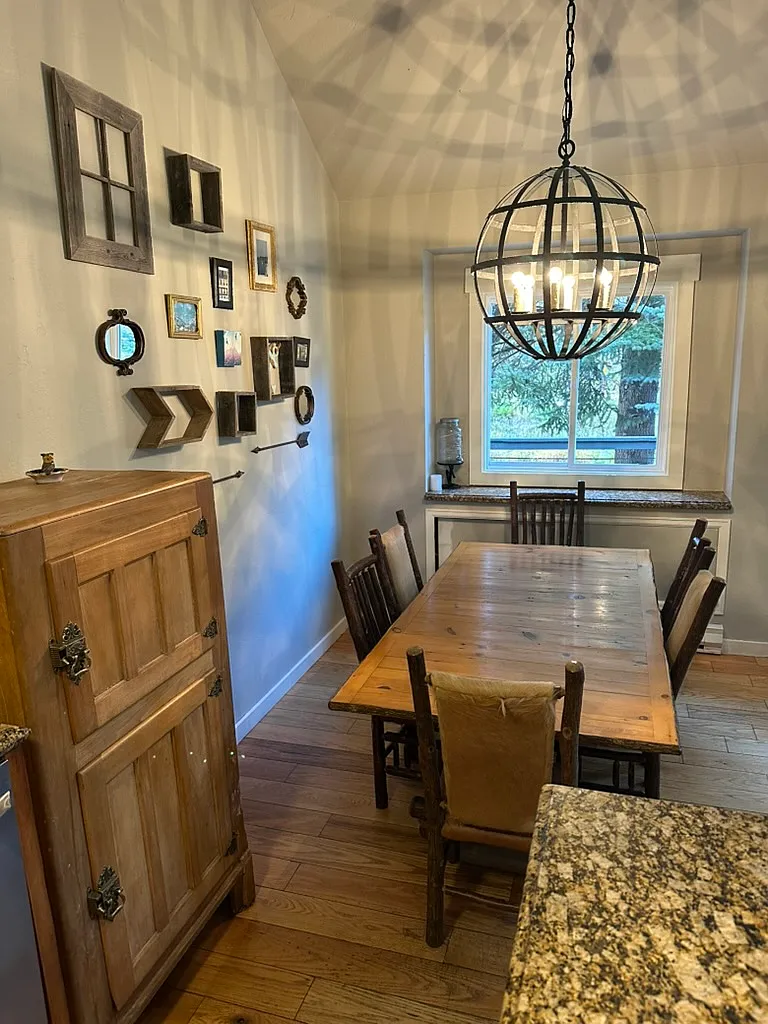 3 bed, 1300 sqft, $5,500 — Photo 2