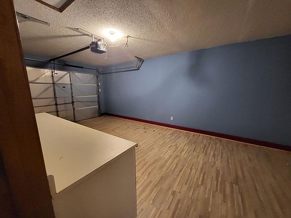 2nd image of 25 Windsong Ln