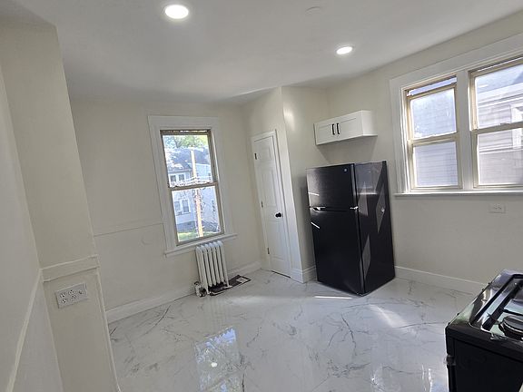 2nd image of 250 Amherst St #2B
