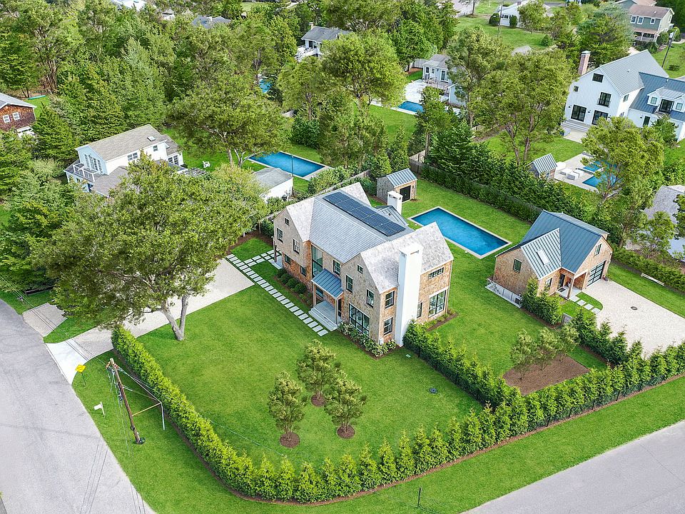 1st image of 10 Crescent St