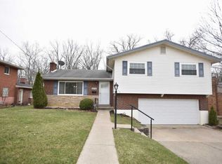979 Twincrest Ct, Cincinnati, OH 45231