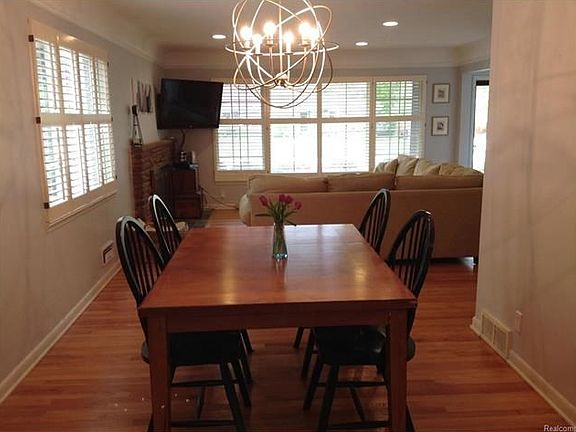 5th image of 16961 Kinross Ave