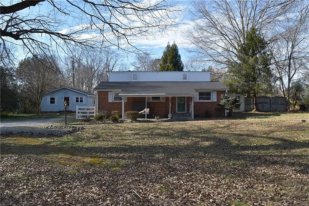 2833 Maple Ave Burlington Nc 27215 Mls 114069 Zillow