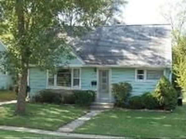 716 Gates St, West Chicago, IL 60185