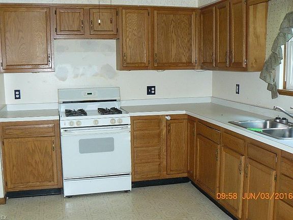 2nd image of 1441 Chapman Ave
