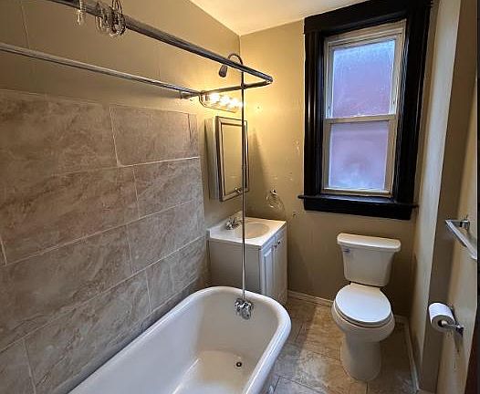 4th image of 4652 S Grand Blvd #1F