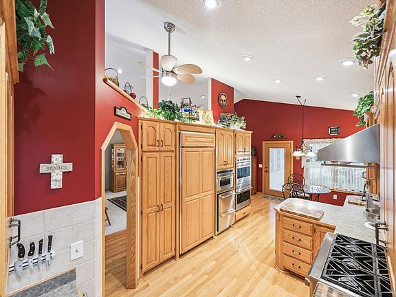 5th image of 14180 Alder St NW