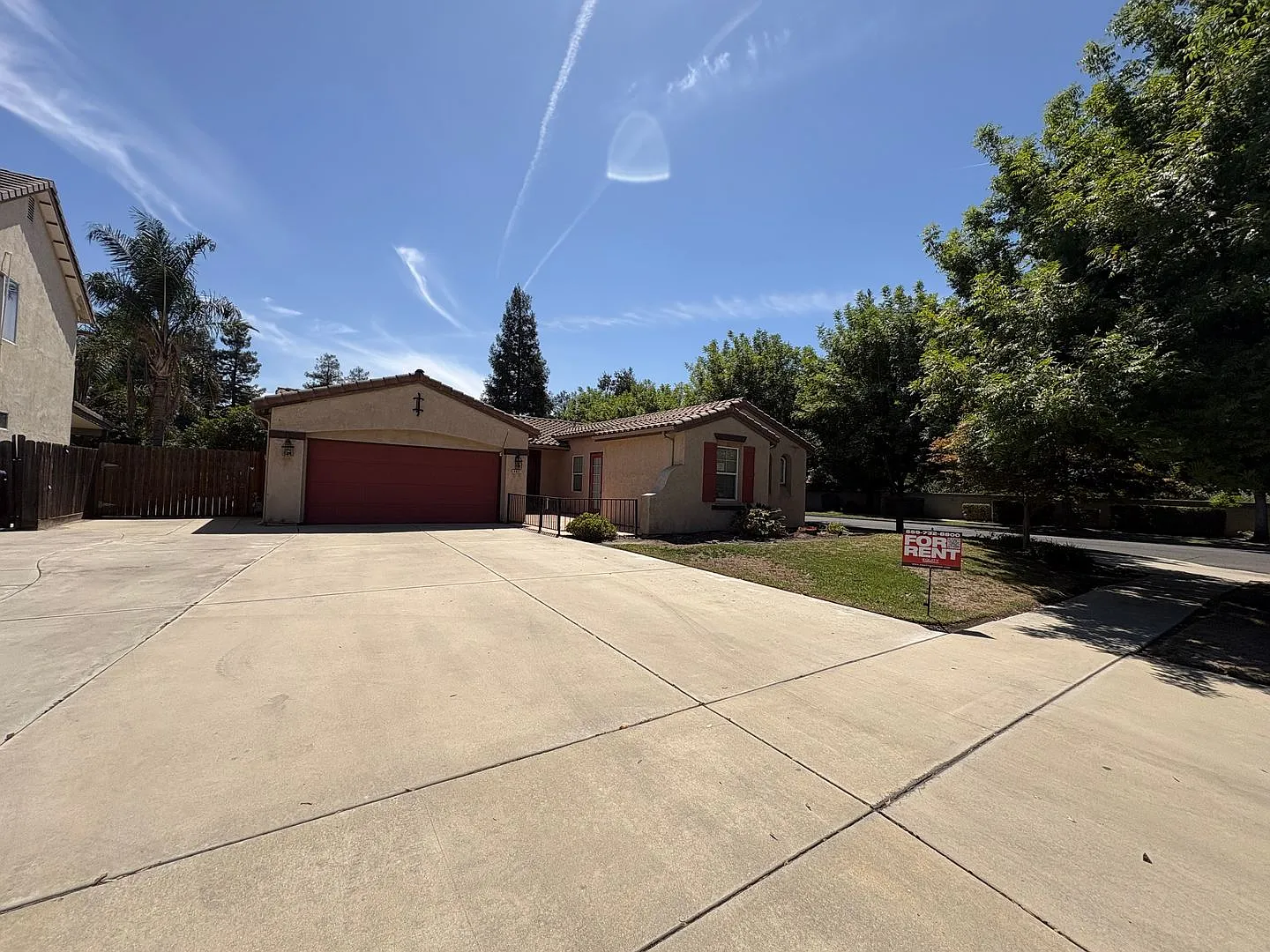 NW Visalia Corner lot Home Available Now! — Photo 2