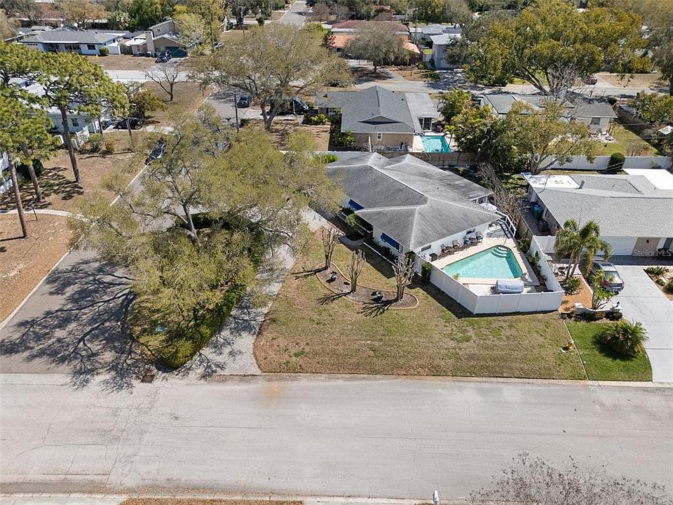 1st image of 1841 Magnolia Dr