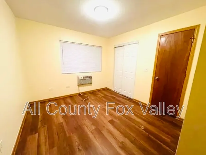 Building Photo - 2909 Willow Ln #15