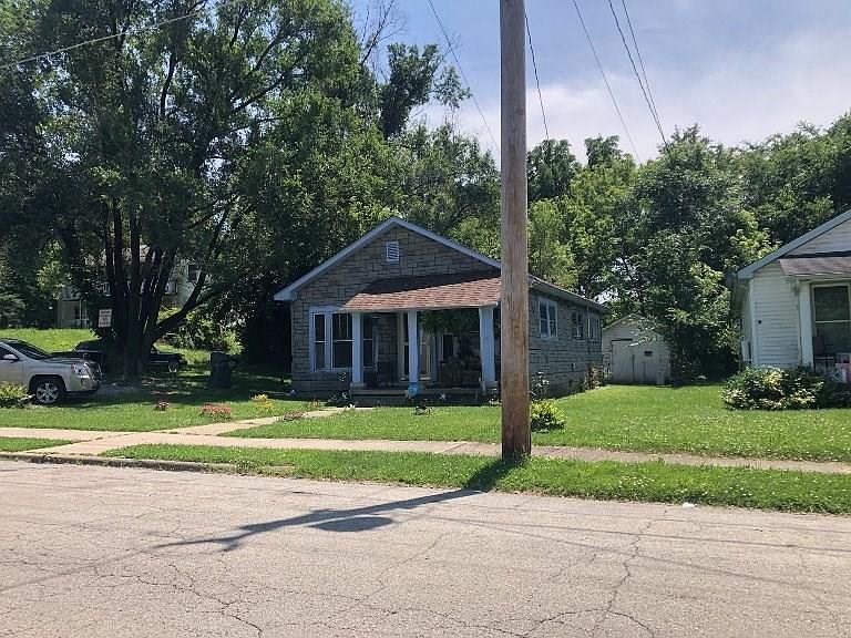 2nd image of 703 W 24th St