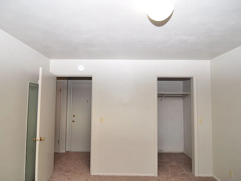 490 S State St — Photo 23